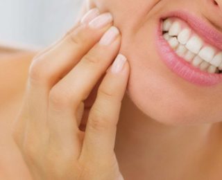 Comment soigner les « bobos » dentaires en plein été ?